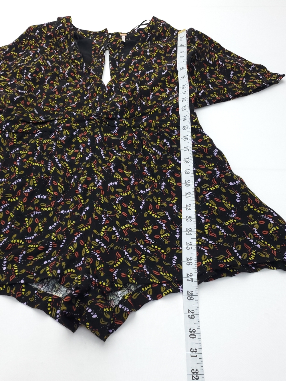 NEW Free People Meet Virginia Black Printed Romper Shorts Split Sleeve SIze 8 - Picture 4 of 13